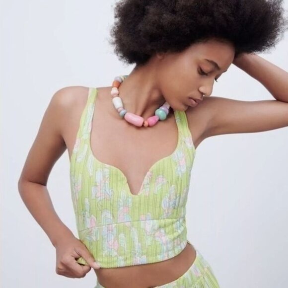 ZARA PRINTED PLEATED CROP TOP GREEN FLORAL NWT SIZE L 5039 617 541 - Picture 4 of 4